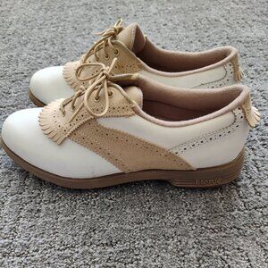 Spectator style Cleets